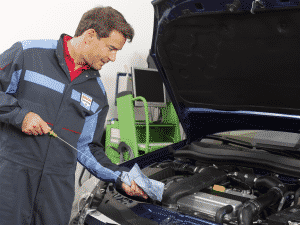 Cambio de aceite y filtro en Bosch Car Service Talleres Latorre